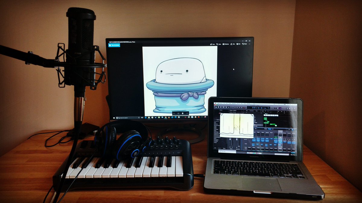 OfficialMagicH's tweet photo. Our sound designer is working on a YouTube gaming channel intro created by our animator.

#sounddesign #logicx #youtube #intro #animation https://t.co/HMnXbAEoLm