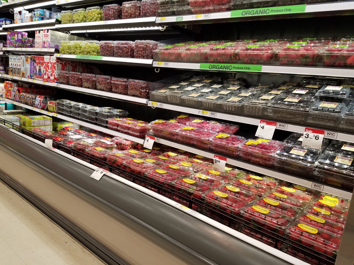 GabrielaRios23's tweet photo. This is what happens when you let a Vml loose in pfresh! Bring on Memorial day bbq's! #fullandfresh #vmldiaries @ashhyne @ZackPapes89 https://t.co/kObIB5dMrB