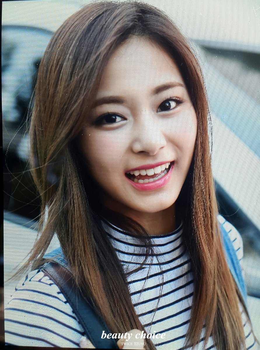 ArabTwice9's tweet photo. فانتيكن | 170526
توايس في طريقهن لبرنامج ميوزك بانك
- جويو
 https://t.co/8FYxr4TRJg