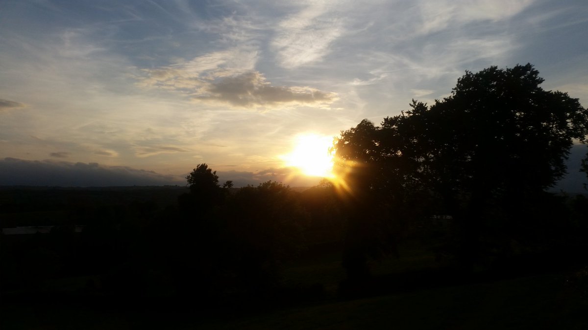 Andy98S's tweet image. What a sky.⛅⛅☉