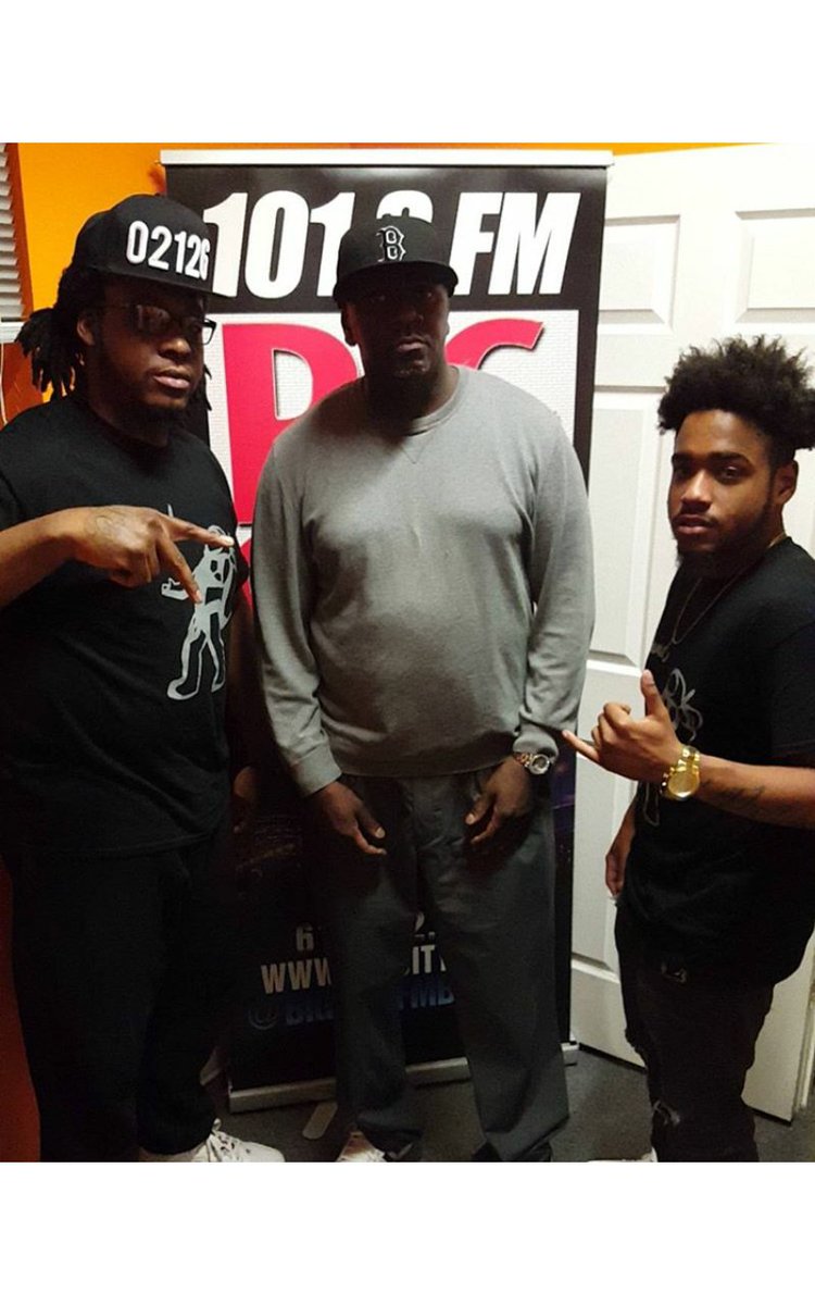 team_fym's tweet photo. @DJStrech_  #freeminds #teamfym https://t.co/vp9kY8qIqF