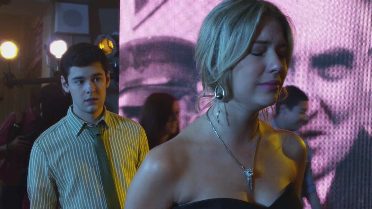 HalebScenes's tweet photo. I'm not going to lie I shipped them in season 1 https://t.co/mSMIHNJaYg