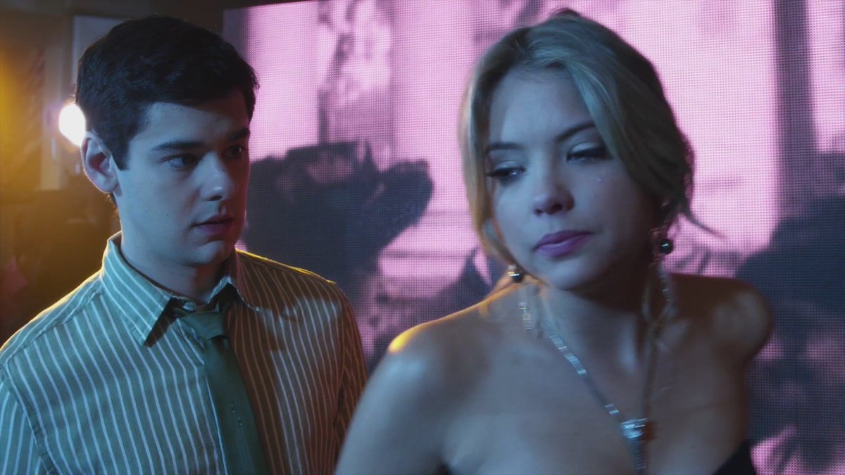 HalebScenes's tweet photo. I'm not going to lie I shipped them in season 1 https://t.co/mSMIHNJaYg