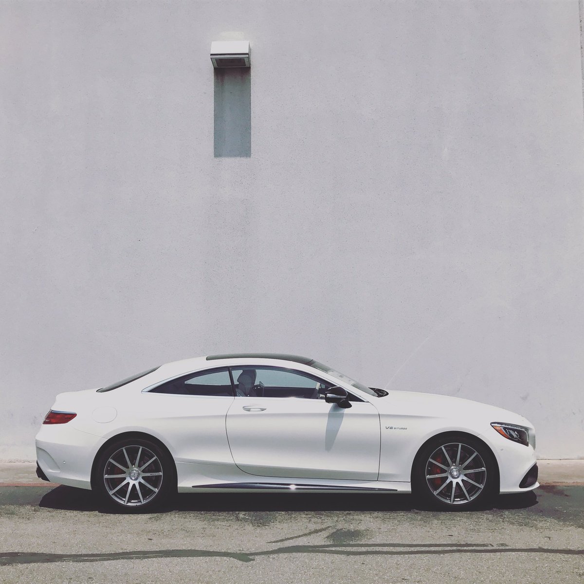 Useautofocus's tweet image. Shooting the new S63 AMG at Mercedes. Classy meets speed. #dealership #dealershiplife #carphotography #dealershipphotos #autophotography