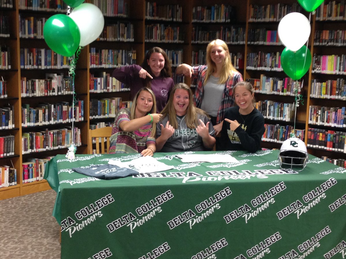 JustTheCreek's tweet photo. Yet another Lancer signing to play at the next level. Congrats to M. Gentry with signing to play softball at Delta College. #MaddieG https://t.co/9DL7gDIIz3