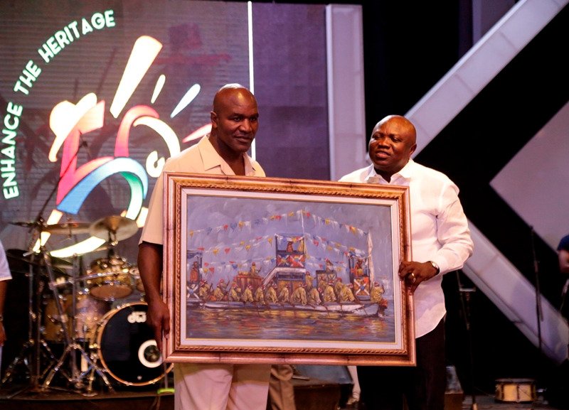 AkinwunmiAmbode's tweet photo. Evander Holyfield was on hand to support the development of young talents. #LagosAt50 #RhumblesInLagos https://t.co/IEfsnlckbs