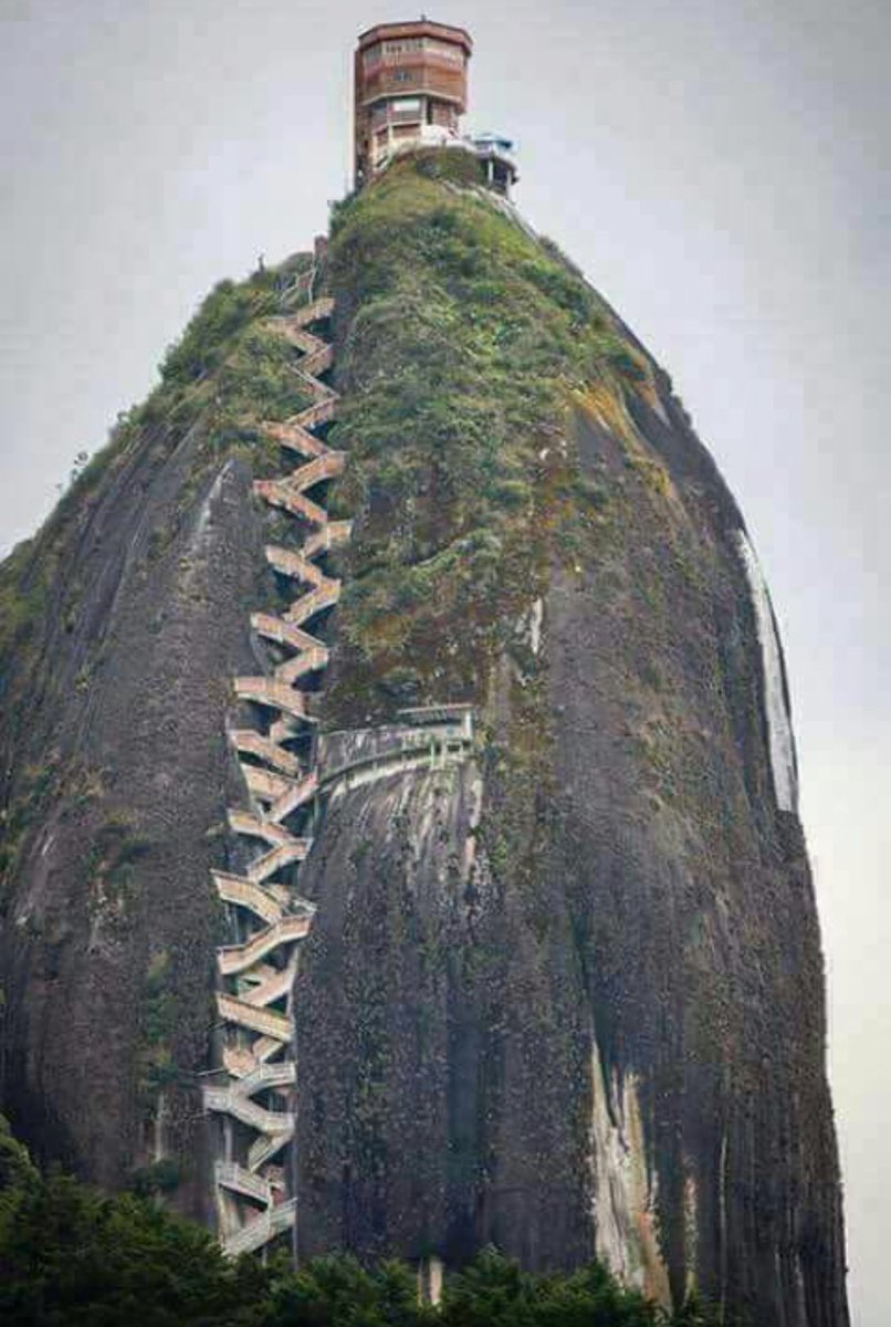 d252_b's tweet photo. #اجمل_بنات_العالم_السعوديات
بمناسبة هذا الهاشتاق كلكم معزومين اول يوم في رمضان عندي 
هذا هو البيت عشان ماتضيعون بس😹🏃🏻‍♀️ https://t.co/0rAFbeoNWT