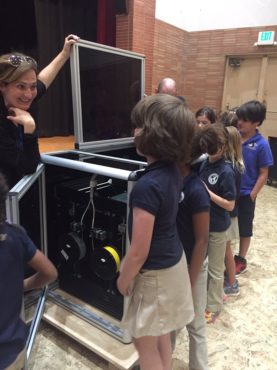 johnconidi's tweet image. In the US to talk #3Dprinting with these bright young minds. Thanks to their teachers &amp;amp; staff for making us part of their #STEM education.