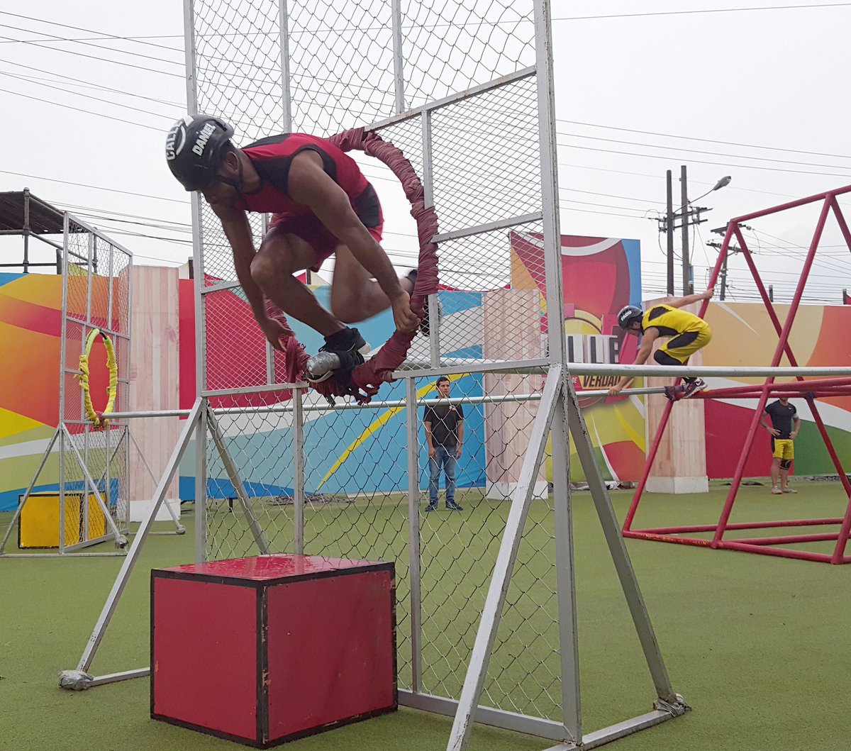 calle7panama's tweet photo. Los escarlatas están fantaseando con una barrida en la tercera prueba del día en #calle7panama ¿Ganarán los #rojosc7pa el día? https://t.co/EONaT40qwh