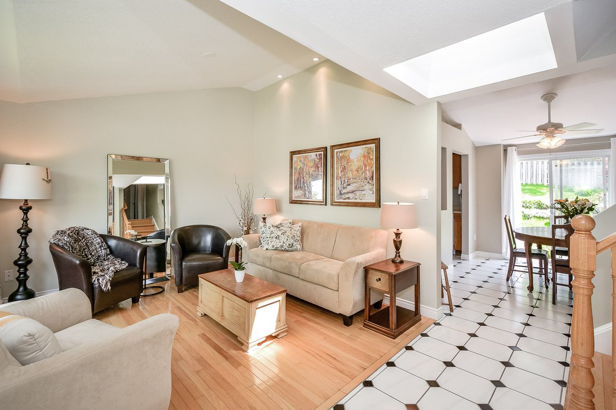 redbrickreb's tweet photo. *New Listing* Well maintained, West #Guelph family home on a large lot in the Sugarbush neighbourhood. #RealEstate https://t.co/M5L8uYrAVc https://t.co/RY1rgoTOtz