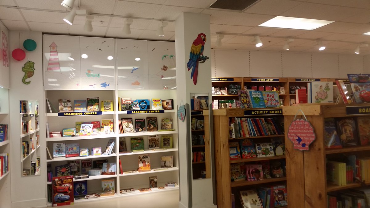 bookwarehouseco's tweet photo. We are open in #Kittery!! https://t.co/maWAugTQ9T https://t.co/GatNJn20ts