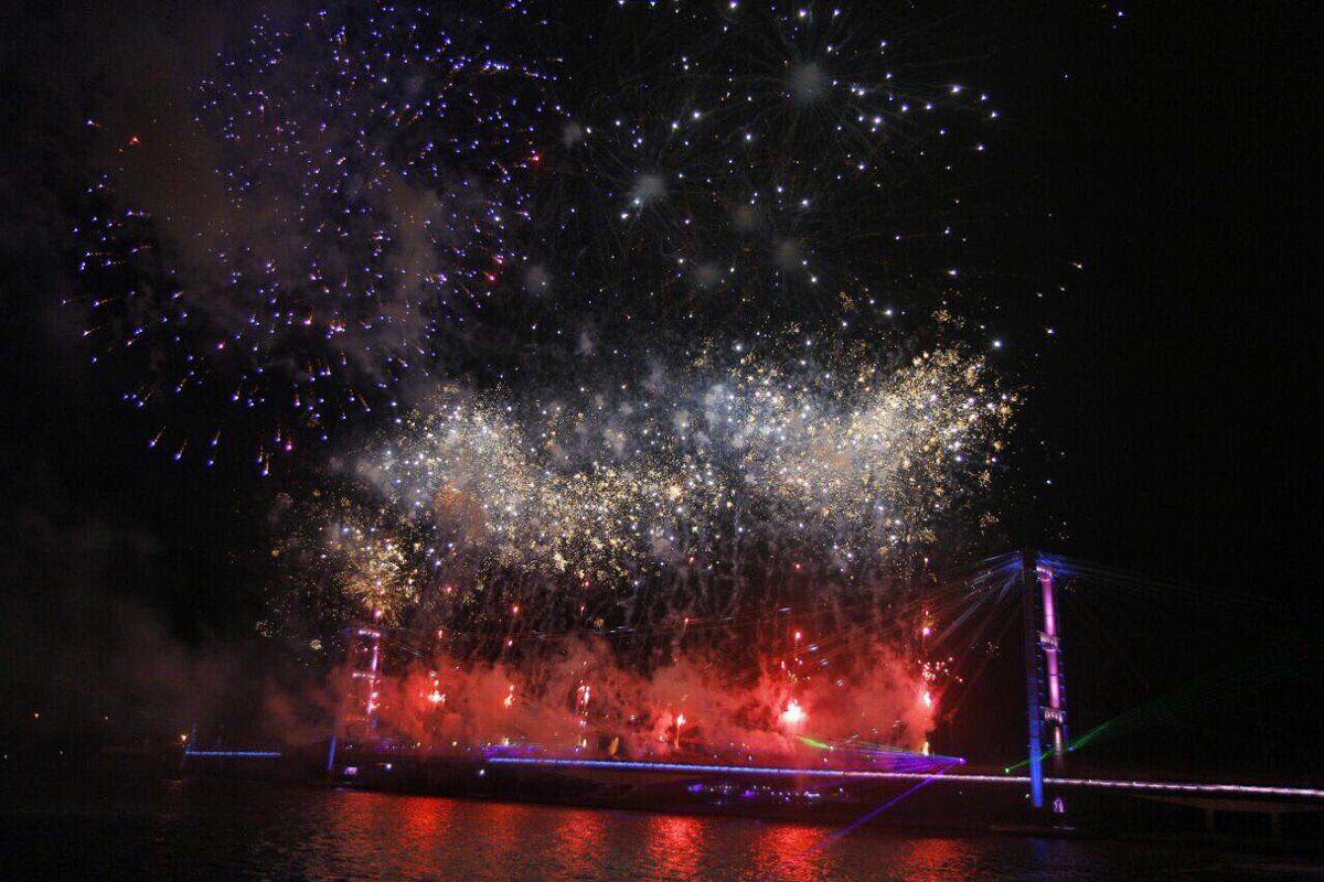 ¡Que este #25DeMayo sea como un puente que una a los argentinos! #ElPuenteMásLindo