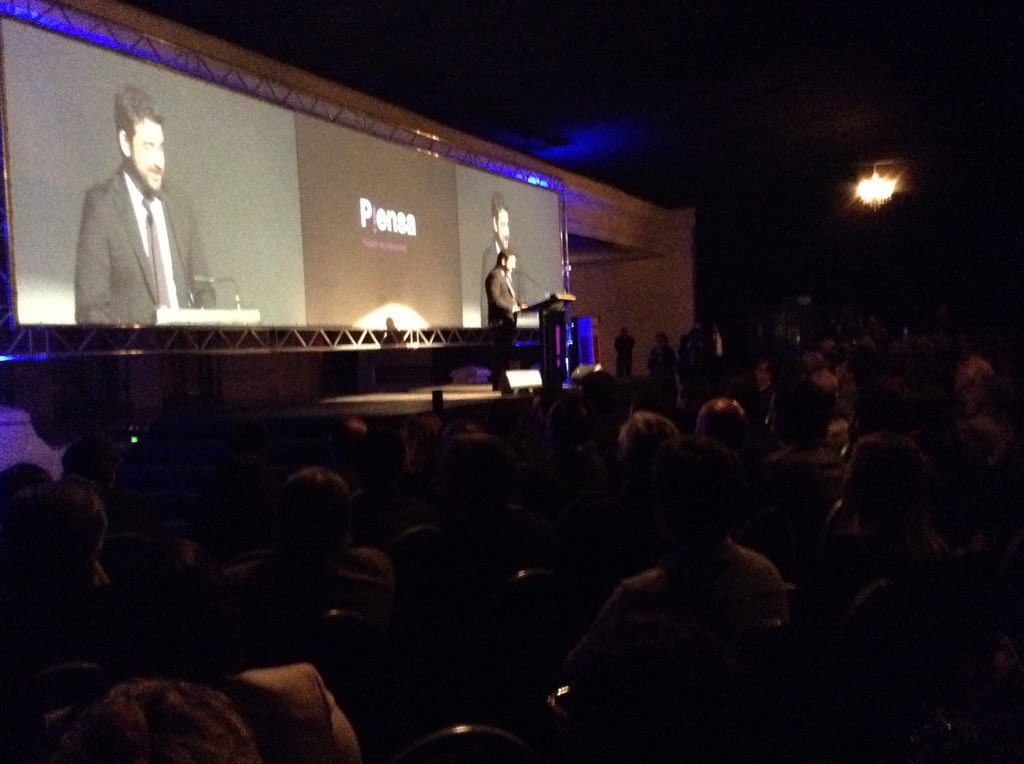 A salón lleno y con la presencia del ex Presidente <a href="/sebastianpinera/">Sebastian Piñera</a> comenzamos nuestra 2da asamblea de fundadores de <a href="/FPiensa/">Fundación P!ensa</a>