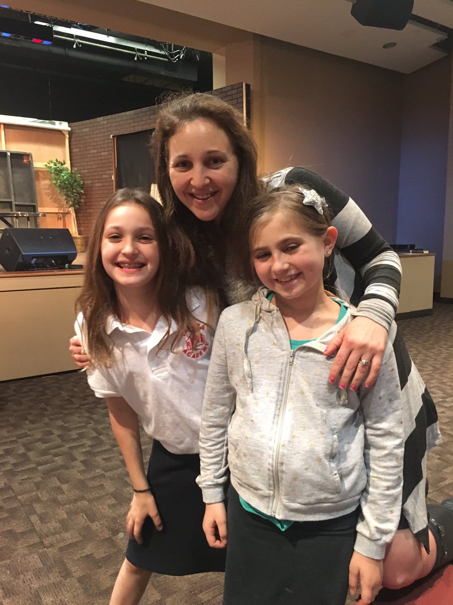 BarbaraRub's tweet photo. Getting ready to perform @frischschool  @YavnehAcademy https://t.co/2zi1GZezf8