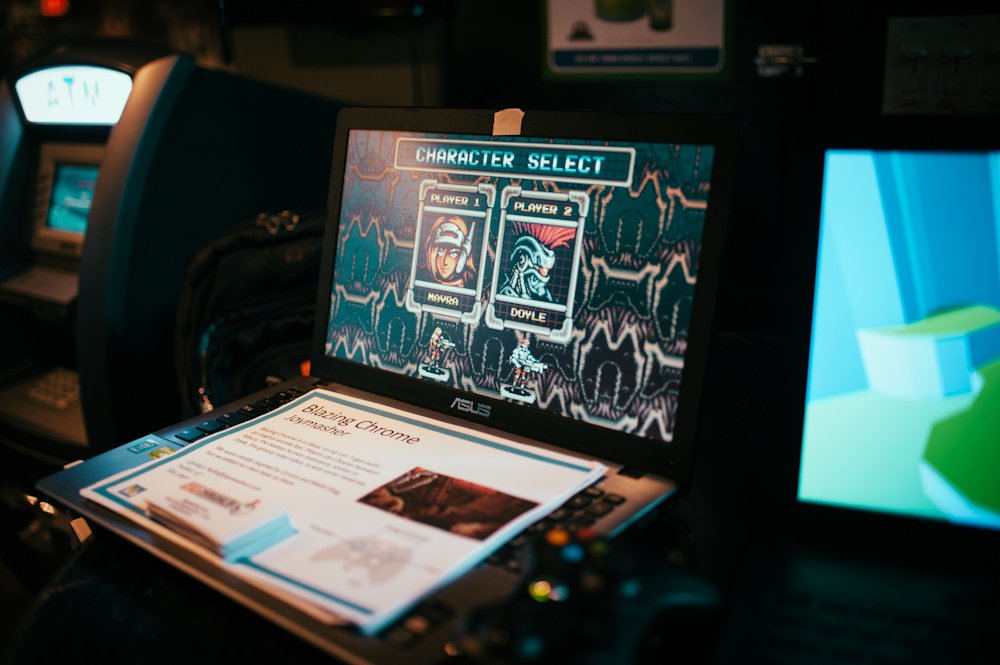 VRVancouver's tweet photo. Good times last night at the @FullIndie Demo Night at @pintvancouver! Thanks to all the local devs for showing some amazing games! 🎮👾😍 https://t.co/5xTq1wYSfD