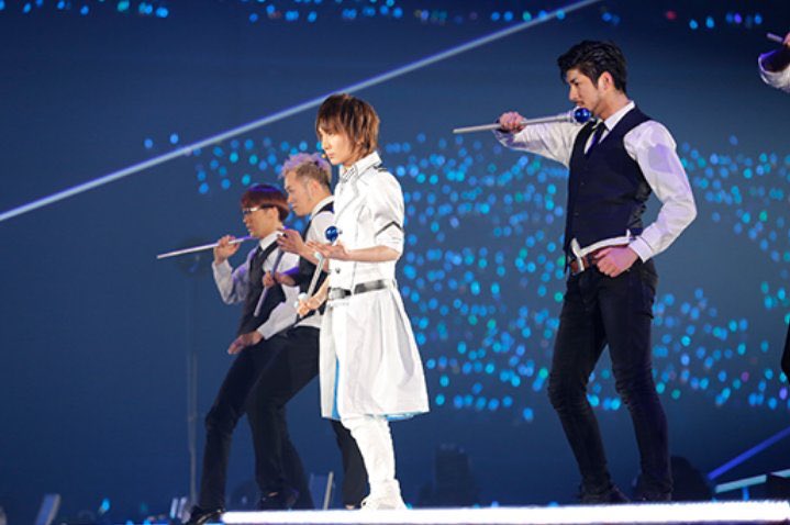 ジャスミン 前野さんhappy Birthday カミュに近づこうと慣れないカラコンを付けて 香水を付けて リングライトも全部付けて そんなところが大好きです これからもその素敵な声を届け続けて下さい 前野智昭生誕祭17 祝う人rt T