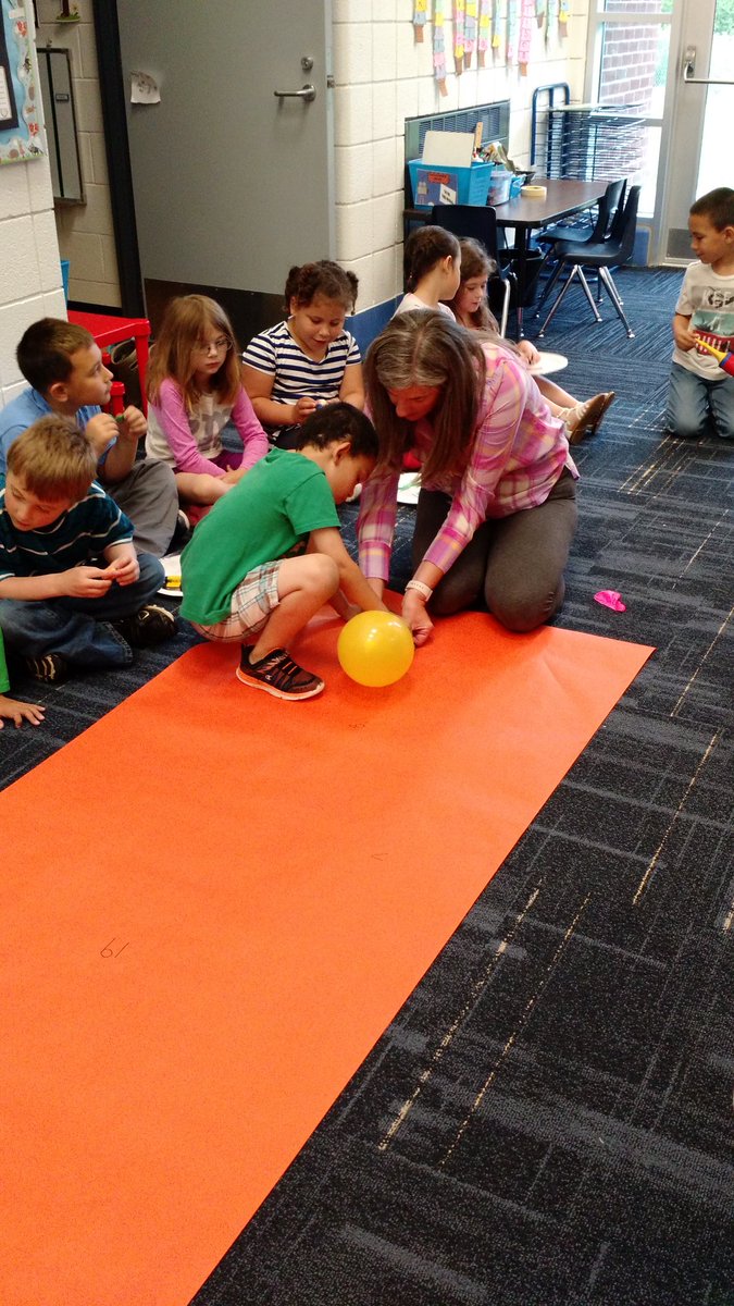BattersonKclass's tweet photo. Teamed up with a buddy from Ms. Marion's class to Build Lego Cars propelled by balloons and evaluated what design worked best! #PRMakerspace https://t.co/Cmt7szeFFw