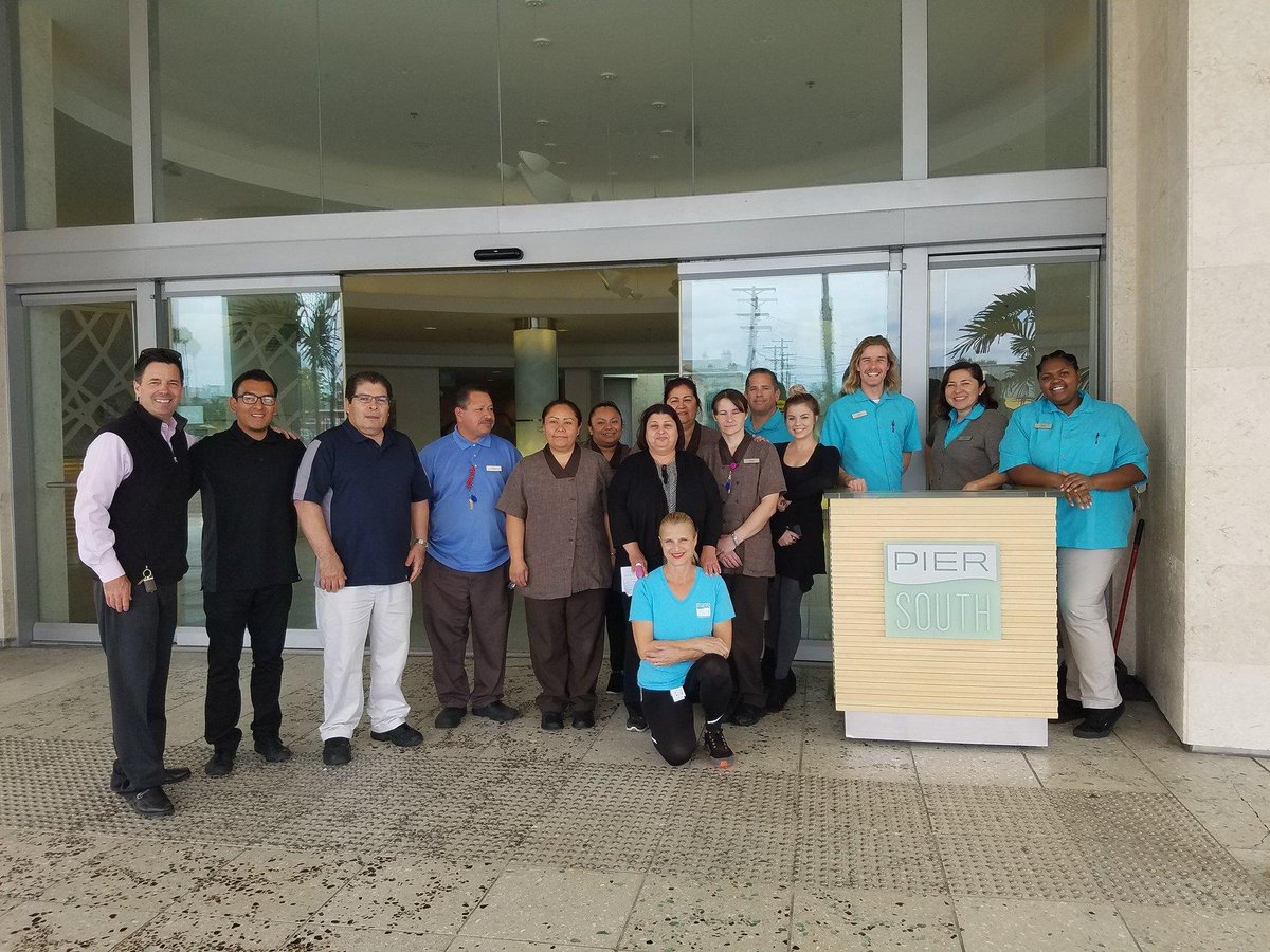 PacificaHost's tweet photo. General Manager, Tim Earp, thanks the hard working team at @PierSouthResort for a job well done during AAW #servicefanatics https://t.co/CEsxhPvvcP