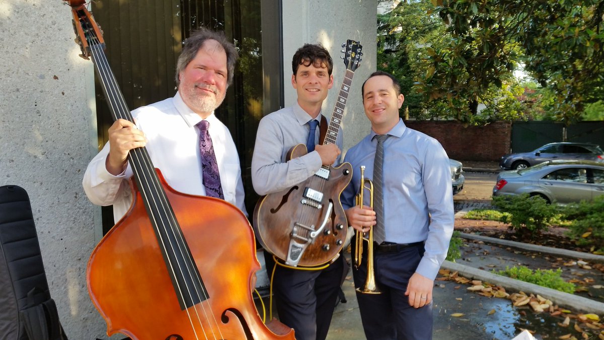 ChildSaversRVA's tweet photo. Fantastic music provided! #jazztrio #SupperatSunset https://t.co/CrSVLPbFEz