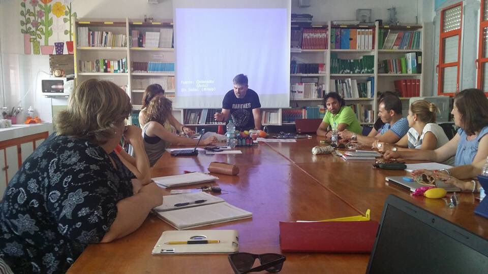 dawevid's tweet photo. Scratch e introducción al ABP de la mano de un genio educativo, gracias Antonio J. Calvillo por compartirlo en el CEIP Poeta Carlos Álvarez. https://t.co/sJJTIwaP8b