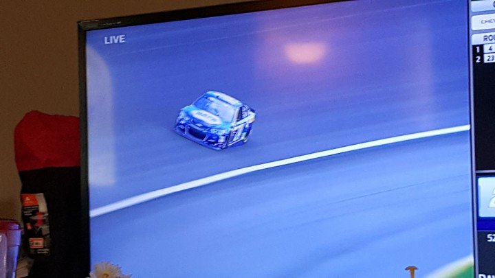 JGfan24ever's tweet photo. @chaseelliott in the @NapaRacing @TeamChevy on the track for Qualifying #Team24ever https://t.co/sPgw20UncP