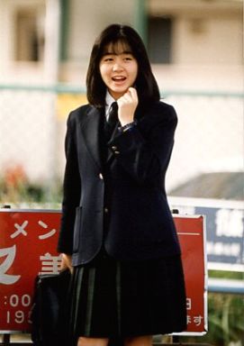岩井由紀子の現在や旦那子供は 中山秀征との関係が衝撃的 ちゃんバズ