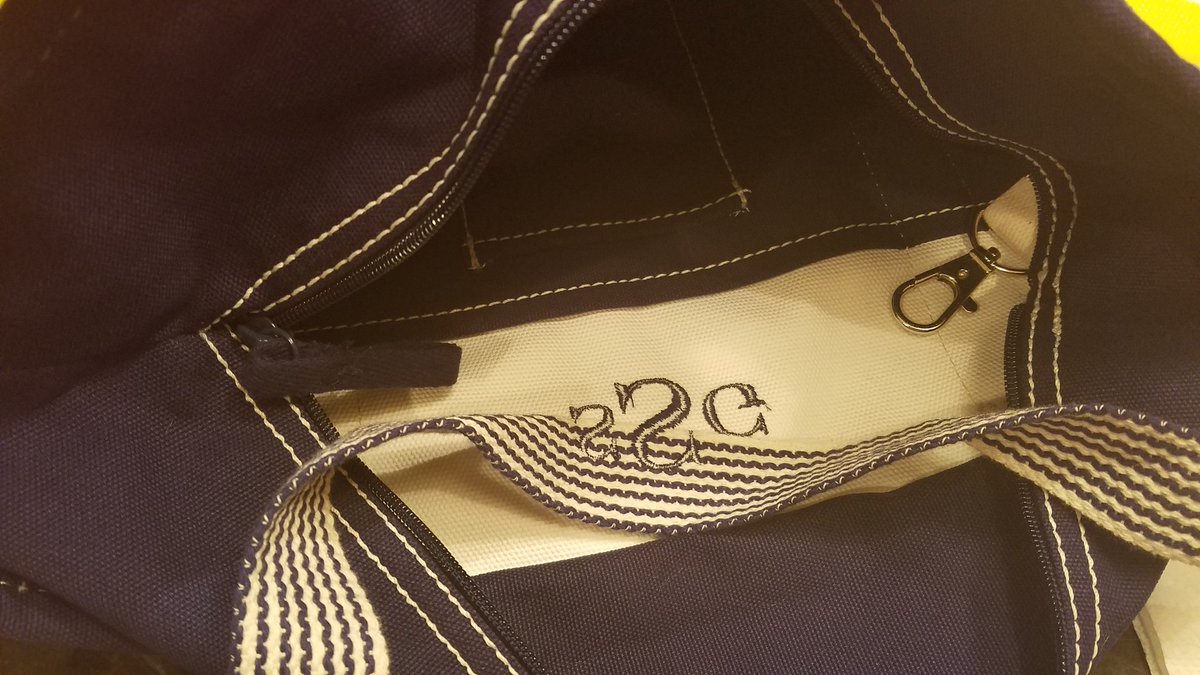 SusanServen's tweet photo. Recd my @LandsEnd bag today and the handle was sewn to the #monogram, lol! 🤣 #quality #qualityassurance #fail #PrepProblems https://t.co/i4qL4pDtn6
