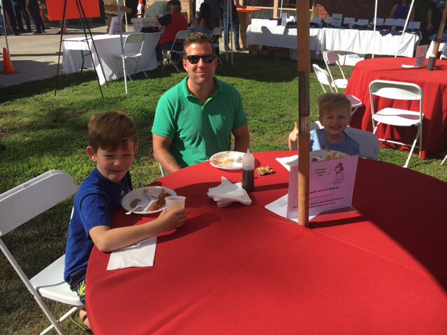 LAFDBANDWAGON's tweet photo. In case you missed it: #LAFD #FS71 #Community Pancake Breakfast @LAFDwest https://t.co/eQ49KvZayX