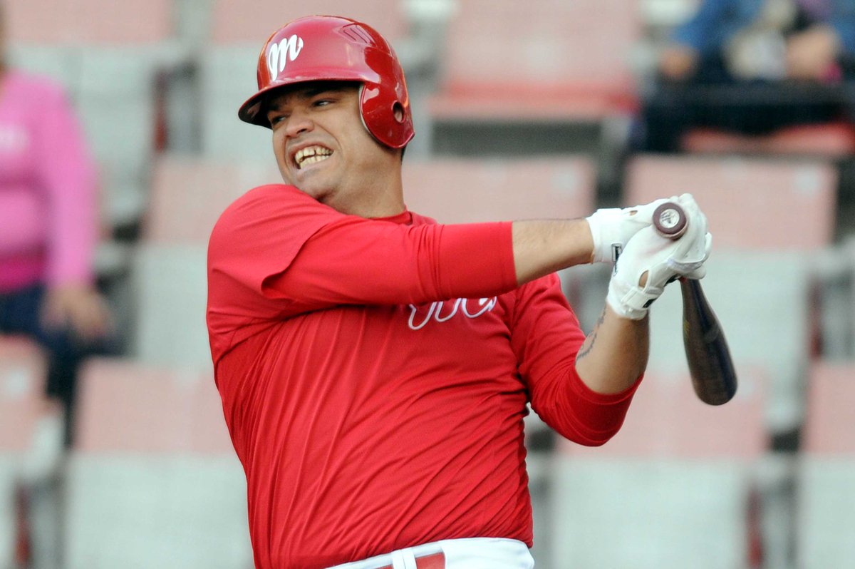 purobeisbolfb's tweet photo. #Alerta El Chato Vázquez se retiró hoy; a sus 35 años y aquejado por dolores en la espalda, le comunicó a @DiablosRojosMX que ya no jugará https://t.co/DENpAAe6fF