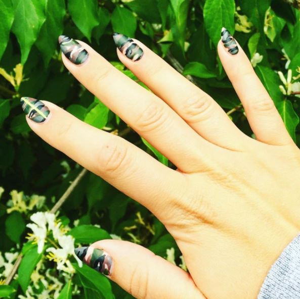 Artistic_Nail's tweet photo. LIKE if you almost missed this set of nails! Mani by @kalynn_salonlenae #ArtisticColourGloss #camonails #nailart https://t.co/9voLyh20cH