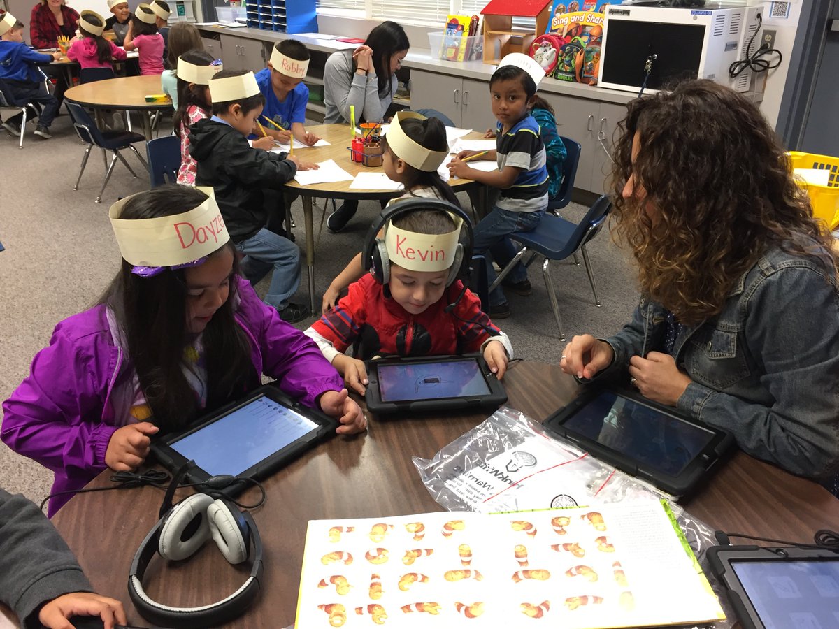 ECTK111's tweet photo. TK @elcerritolhcsd likes the Seesaw app. Thank you @peerlessgreen #lhcsd #20DTC https://t.co/u6PNVAFU7Q