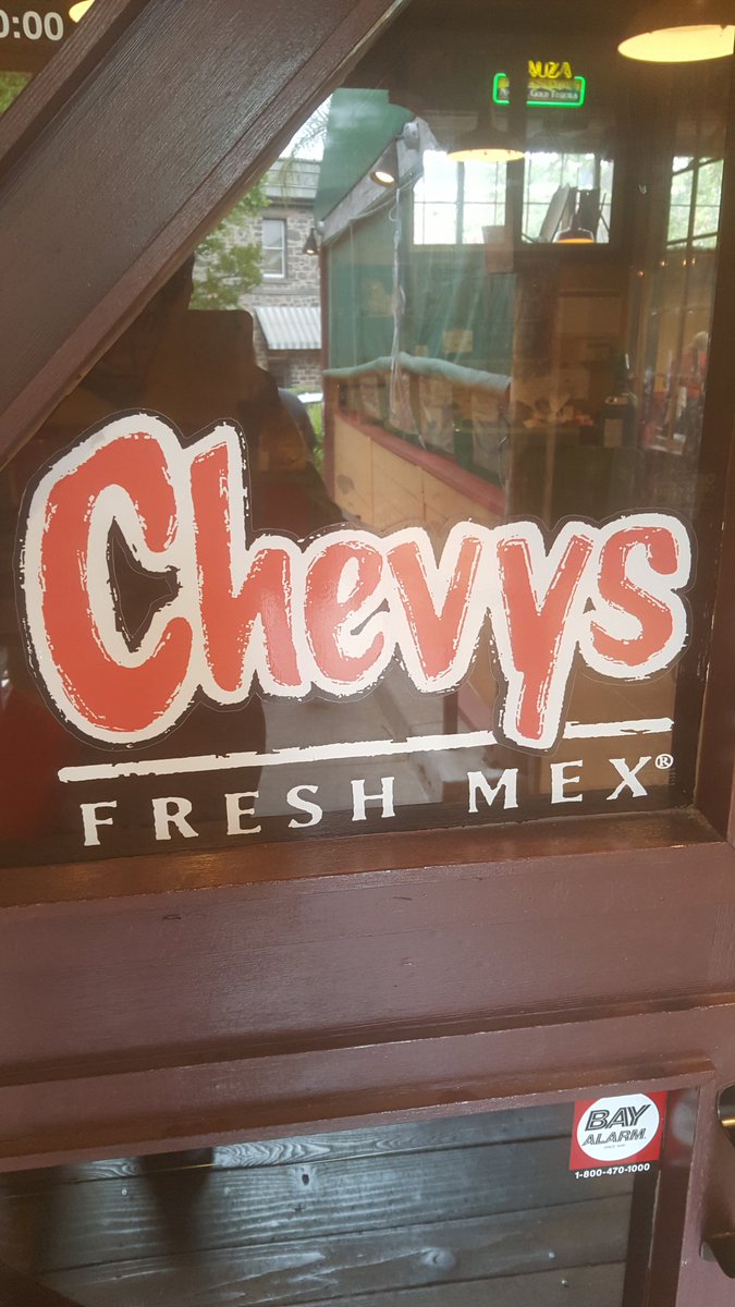 VerduinPaul's tweet photo. #AssociateAppreciationWeek
#pacificahost
#servicefanatics
Courtyard Santa Rosa enjoying a catered lunch from our Neighbor. Thanks Chevy's https://t.co/P2K23v7yem