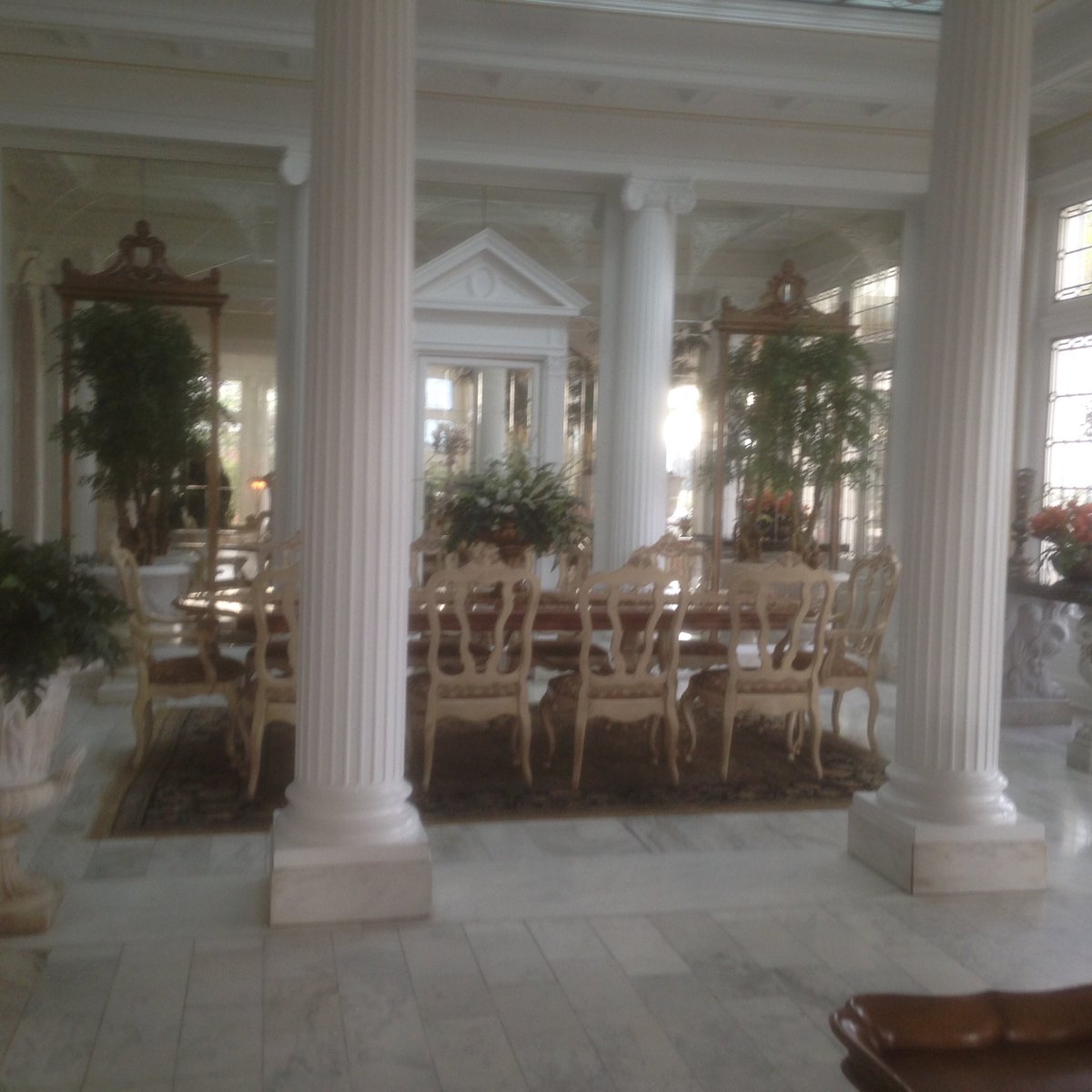 DEdwardsCSH's tweet photo. There are no words to describe how blessed I feel right now! #GovernersMansion #DenverCO #IntimateGathering #CSHSummit17 https://t.co/XuMgi6GQ3y