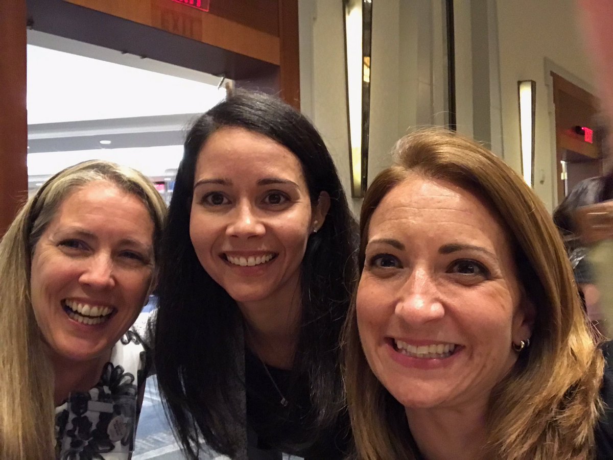 MrRichT1P's tweet photo. @BSTEMhartford our teacher of the year!! Congrats Kim Daly!! @HartfordSuper @MayorBronin @ME_VanderSloot @klv5180 @kmcbones #bstemhartford https://t.co/RmAMkI9rr7