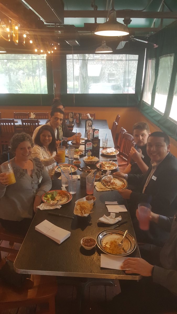VerduinPaul's tweet photo. #AssociateAppreciationWeek
#pacificahost
#servicefanatics
Courtyard Santa Rosa enjoying a catered lunch from our Neighbor. Thanks Chevy's https://t.co/P2K23v7yem