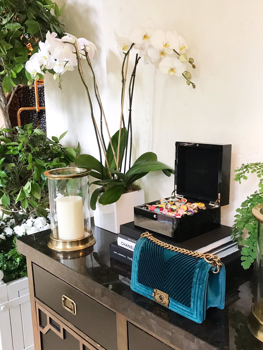 Posh_Floral's tweet photo. Dreaming of last week when our Posh Florals were spending time with Chanel https://t.co/l0CFJrfhMo