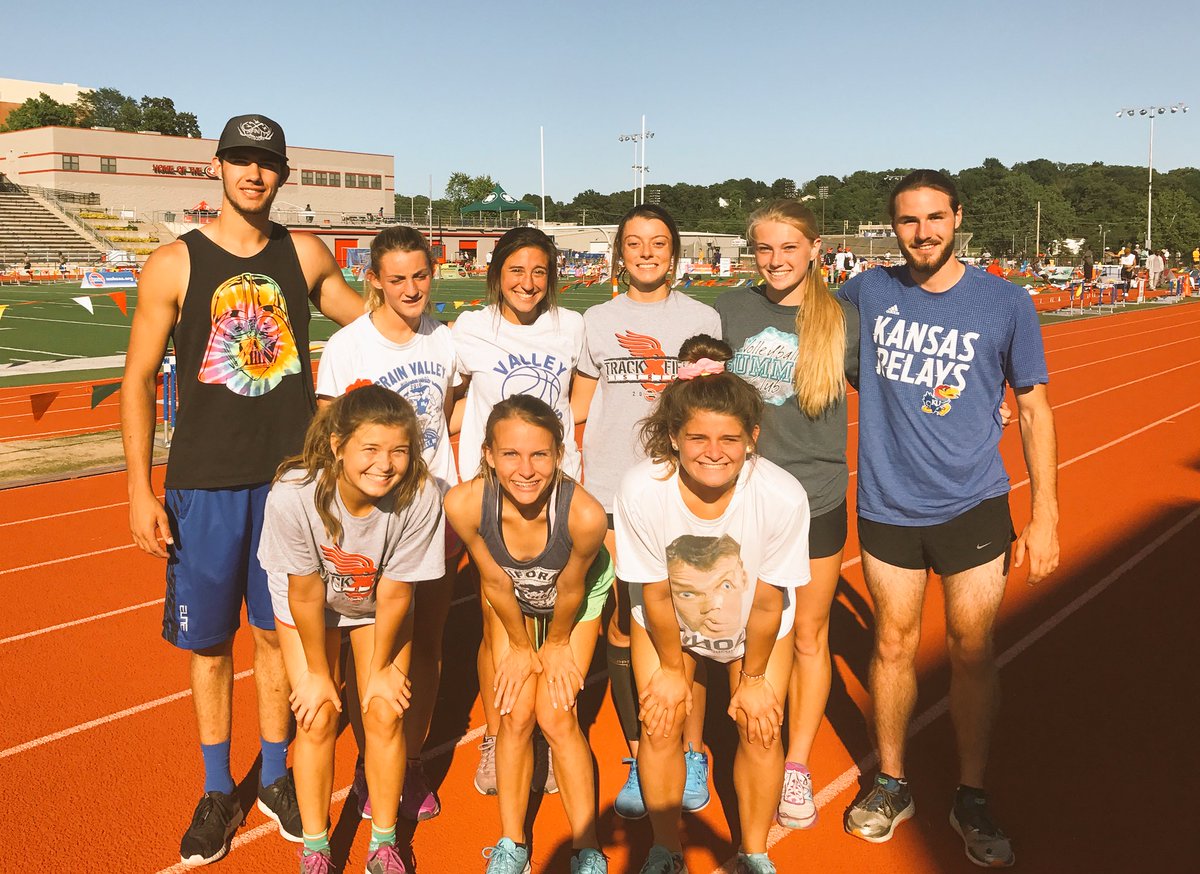GVSD_Track's tweet photo. First batch of @GVSD_Track athletes have arrived in Jefferson City for the State Meet!! https://t.co/8JapjqI654