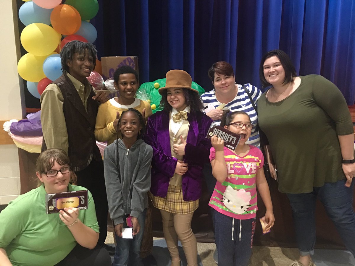 BernsAmy's tweet photo. Willy Wonka Golden Ticket Winners! @IPSSchools @EdisonArts47 @AndreaWTHR @JesseJPratt  #WillyWonkaJr #ProudToBePublic #MyIPS https://t.co/X6lXY2fM8i