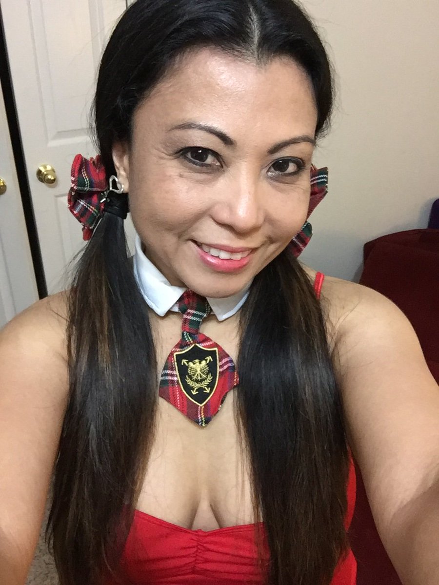 KrystalDavisXXX's tweet photo. Naughty School Girl #Horny #Detention #PunishMe #TeachMe #KeepMeAfterClass #NaughtyGirl #DressUp https://t.co/dzALcz8jhj