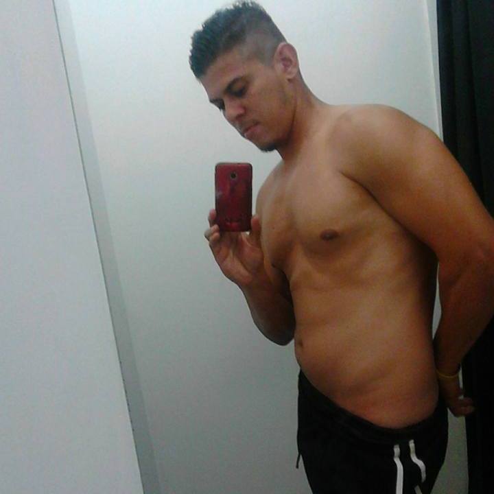 ChicsSex's tweet photo. 🇻🇪VENEZOLANO🇻🇪
Chico de 28 años, Heterosexual pero curioso. Si quieren mas de Él... Favor RT https://t.co/42OBttGRLr