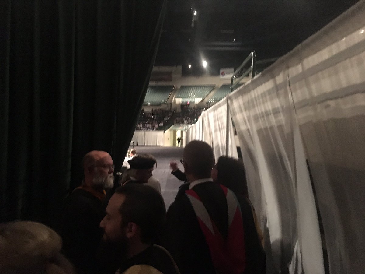 OFHSClassOf2017's tweet image. COMENCEMENT 2017 LETS GOOOOOO!!!!!