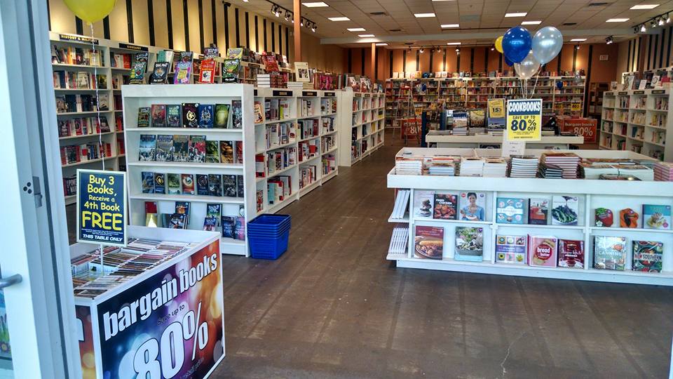bookwarehouseco's tweet photo. We are open in #LincolnCity #Oregon!! https://t.co/maWAuhbryt https://t.co/U0HwSAfAwi