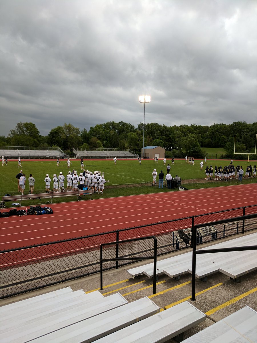 HDubLax's tweet photo. Thursday Night Lights #beatdewitt https://t.co/3rUWCldrXq