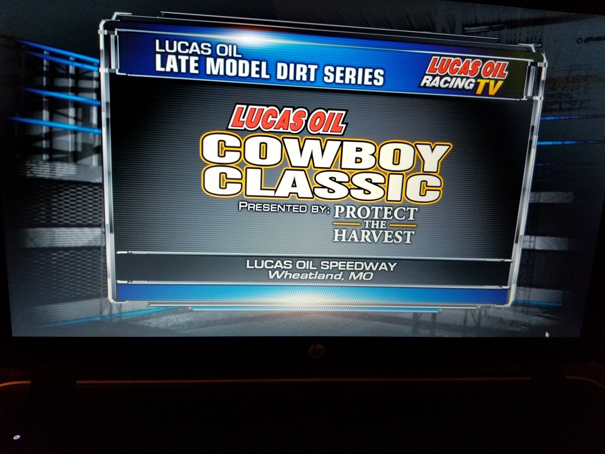 DIRTNEWS_'s tweet photo. Lucas Oil Late Models are live on #LORTV 67 late models &amp; 44 mods. 1st late model hotlap group is on the track https://t.co/9dsuD7zVH2
