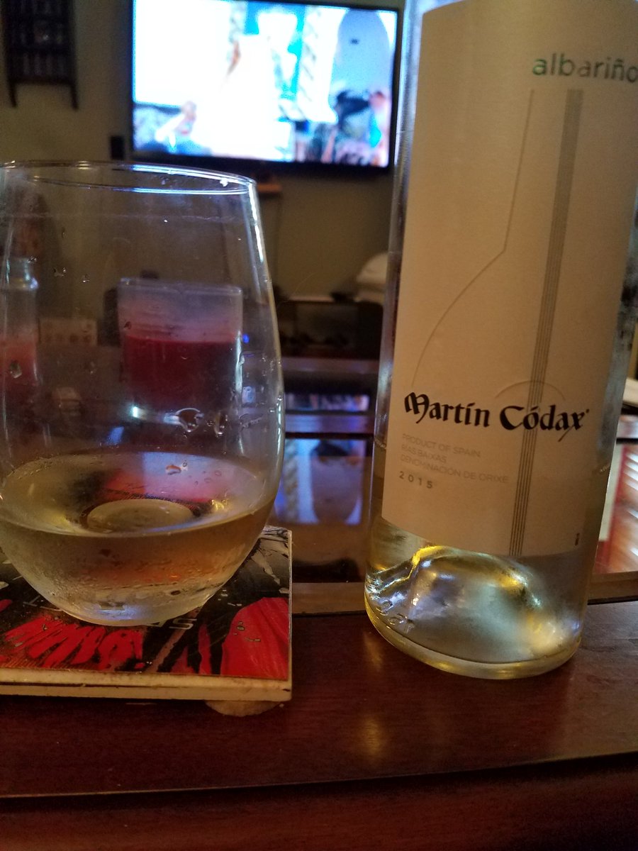 TayCurttright's tweet photo. @doctorfollowill  #happynationalwineday brother haha https://t.co/2LAiUVYutF