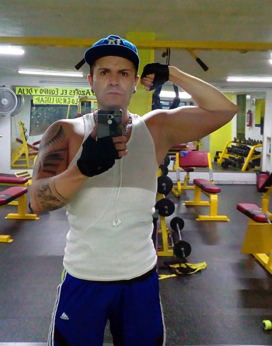 Cristo_Vampiro's tweet photo. #juevesdeganarseguidores #Gay #Hot #Chacal 
Te gusto para?? RT= Sex Friend  Fav = Novio https://t.co/sMesXIpYA0