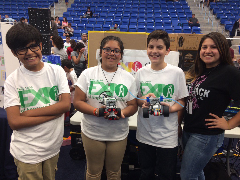 GuerreroRick1's tweet photo. Pease students at the #NISDExpo17 #NISDPease #PeaseStrong https://t.co/jqh5Si2abL