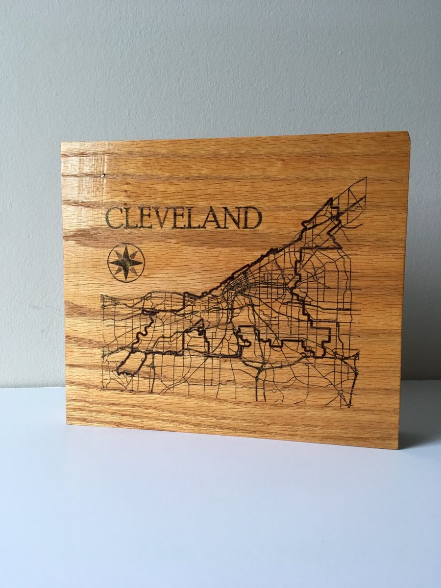 buckeyemapping's tweet photo. @buckeyemapping first, rustic reclaimed oak map of Cleveland. #ohiomade #cartoskills #mapart #mapcraft https://t.co/9lRd1rlcHQ