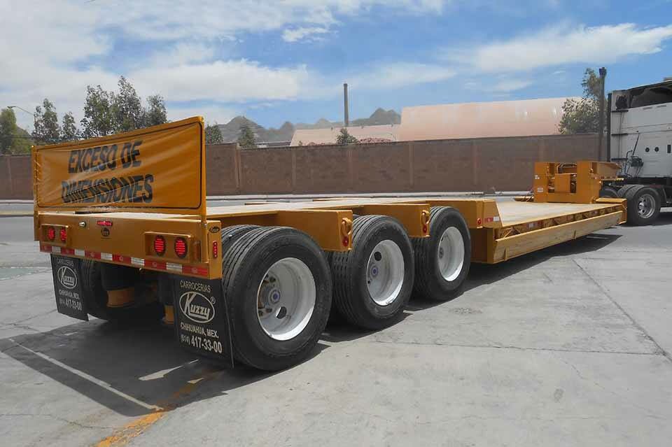 GrupoKuzzy's tweet photo. Fabricamos soluciones para el transporte de Carga Pesada. #Lowboy #RemolquesKuzzy https://t.co/mp7zLs0OZz