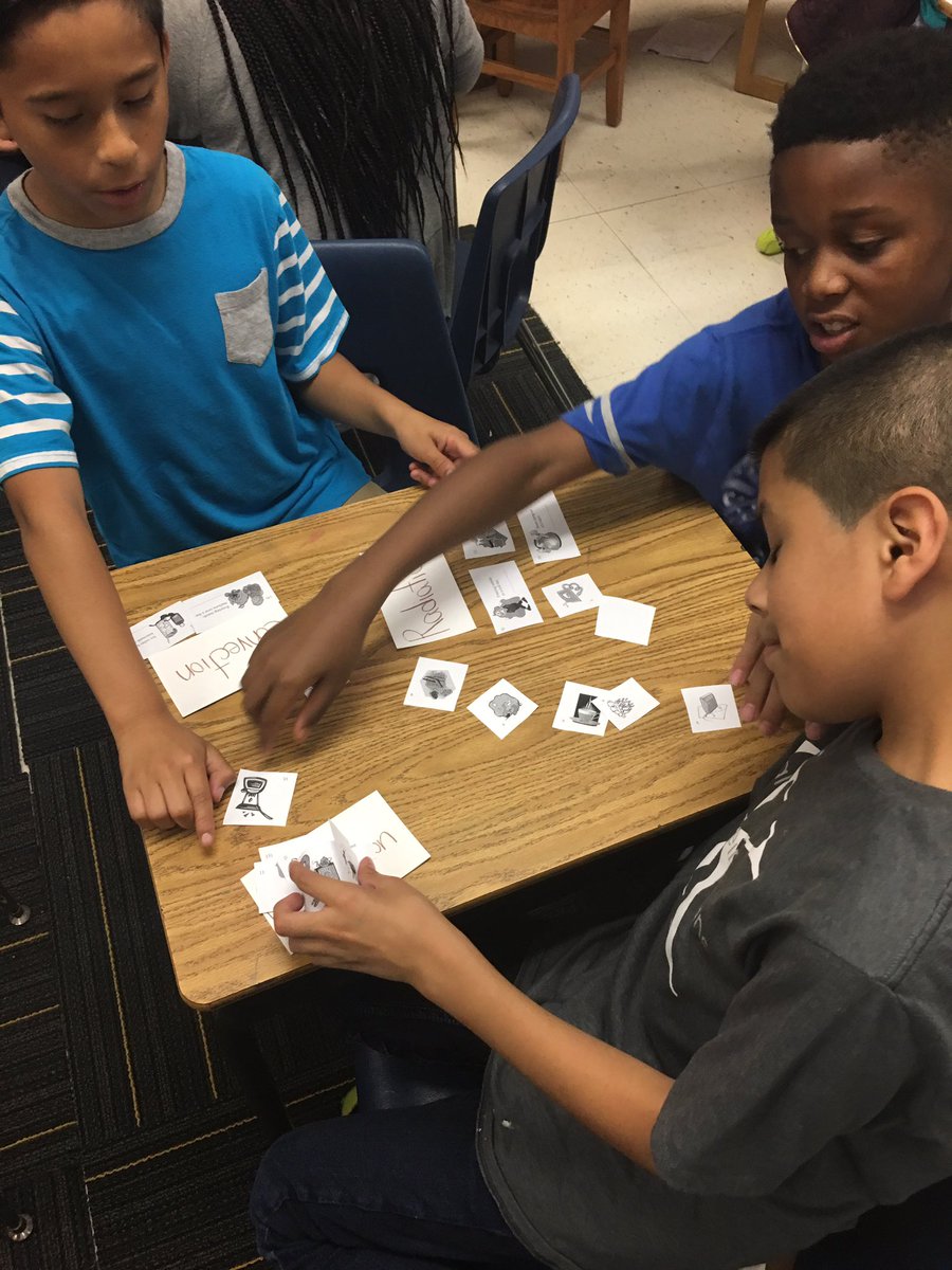 B_Gordon's tweet photo. #engagingreview with my kids @GibsonGrizzlies. Heat transfer categories and defending choices. @WSFCS_Science @wsfcs #makelearningfun https://t.co/8DOQYEqXoP